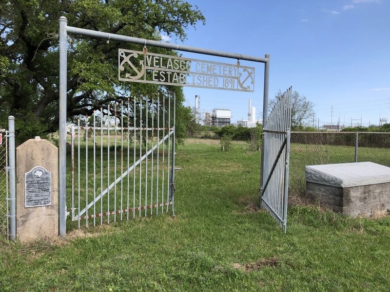 Velasco Cemetery Marker, on left gate post image. Click for full size.