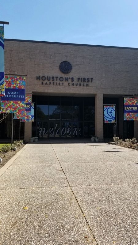 Entrance to First Baptist Church of Houston image. Click for full size.