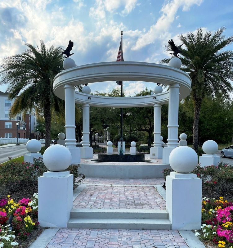 Winter Springs Veterans Memorial looking west image. Click for full size.