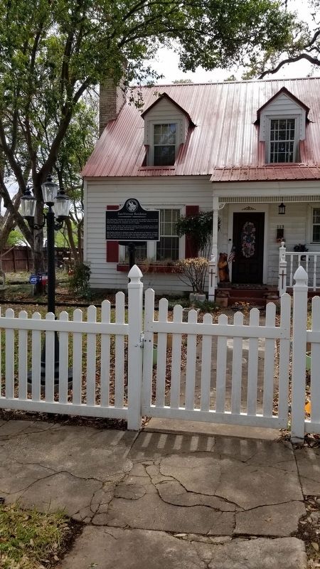 Zies-Vivroux Residence and Marker image. Click for full size.