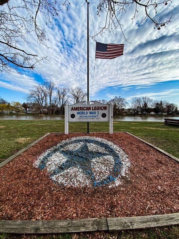 American Legion World War I Monument image. Click for full size.
