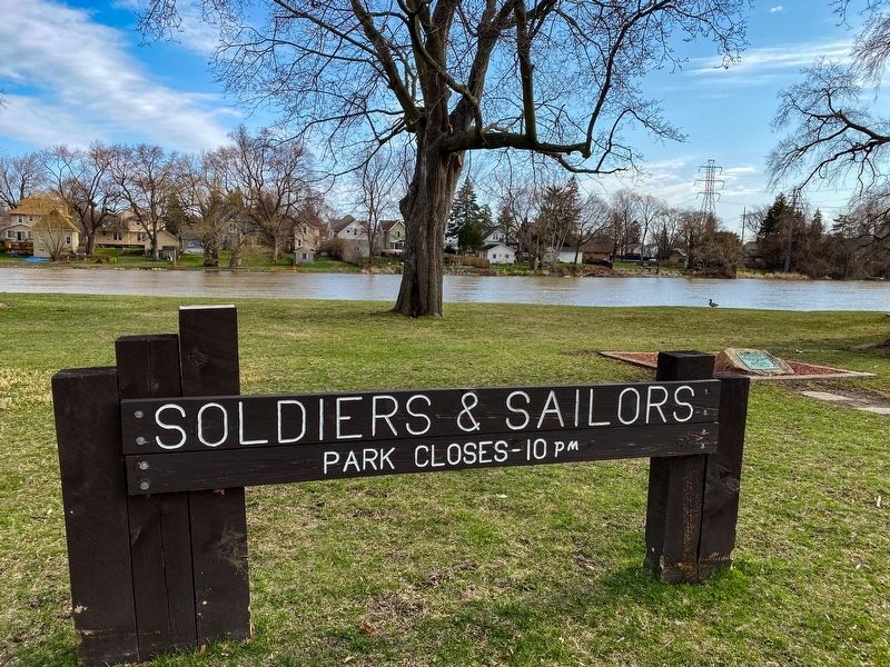 Soldiers and Sailors Park image. Click for full size.