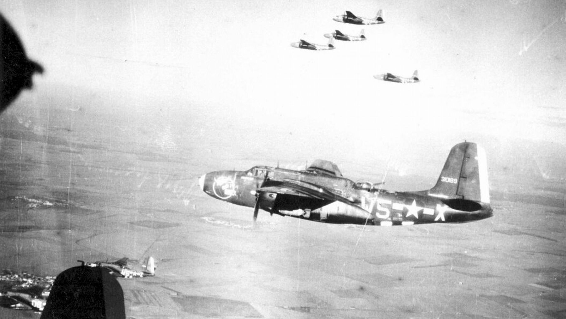409th Bombardment Group (L) image. Click for full size.