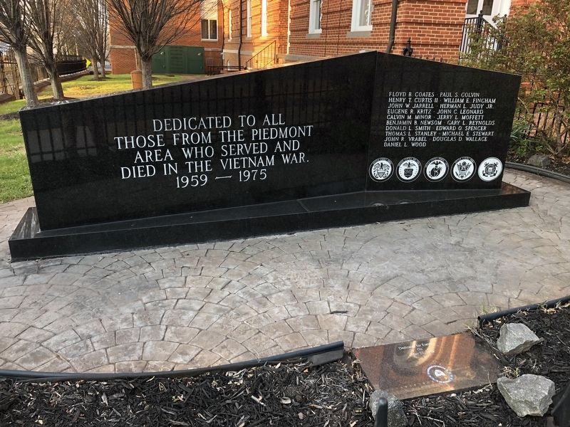 Vietnam War Memorial image. Click for full size.