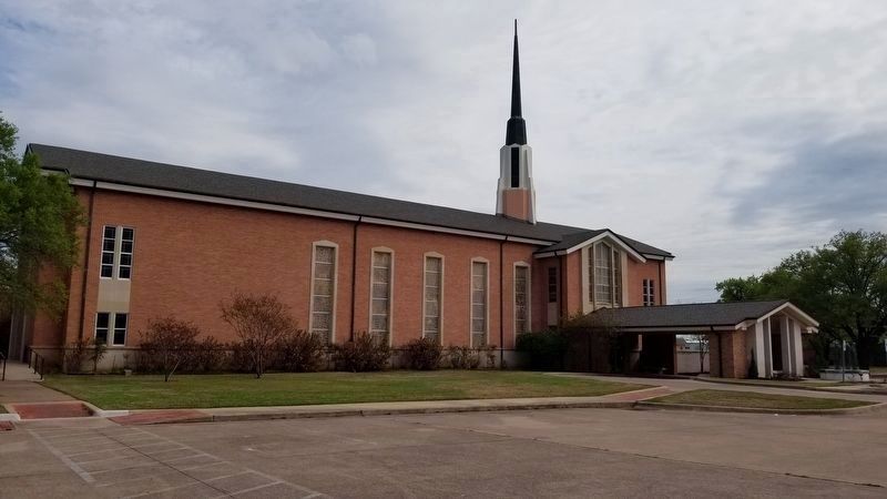 A view of the First Presbyterian Church image. Click for full size.