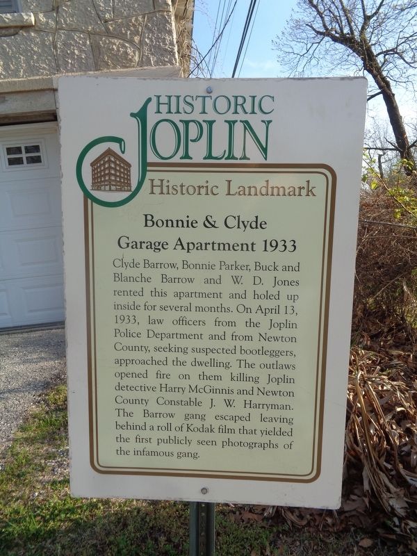 Bonnie & Clyde Garage Apartment Marker. Click for full size. Bonnie & Clyde Garage Apartment Marker image. Click for full size.
