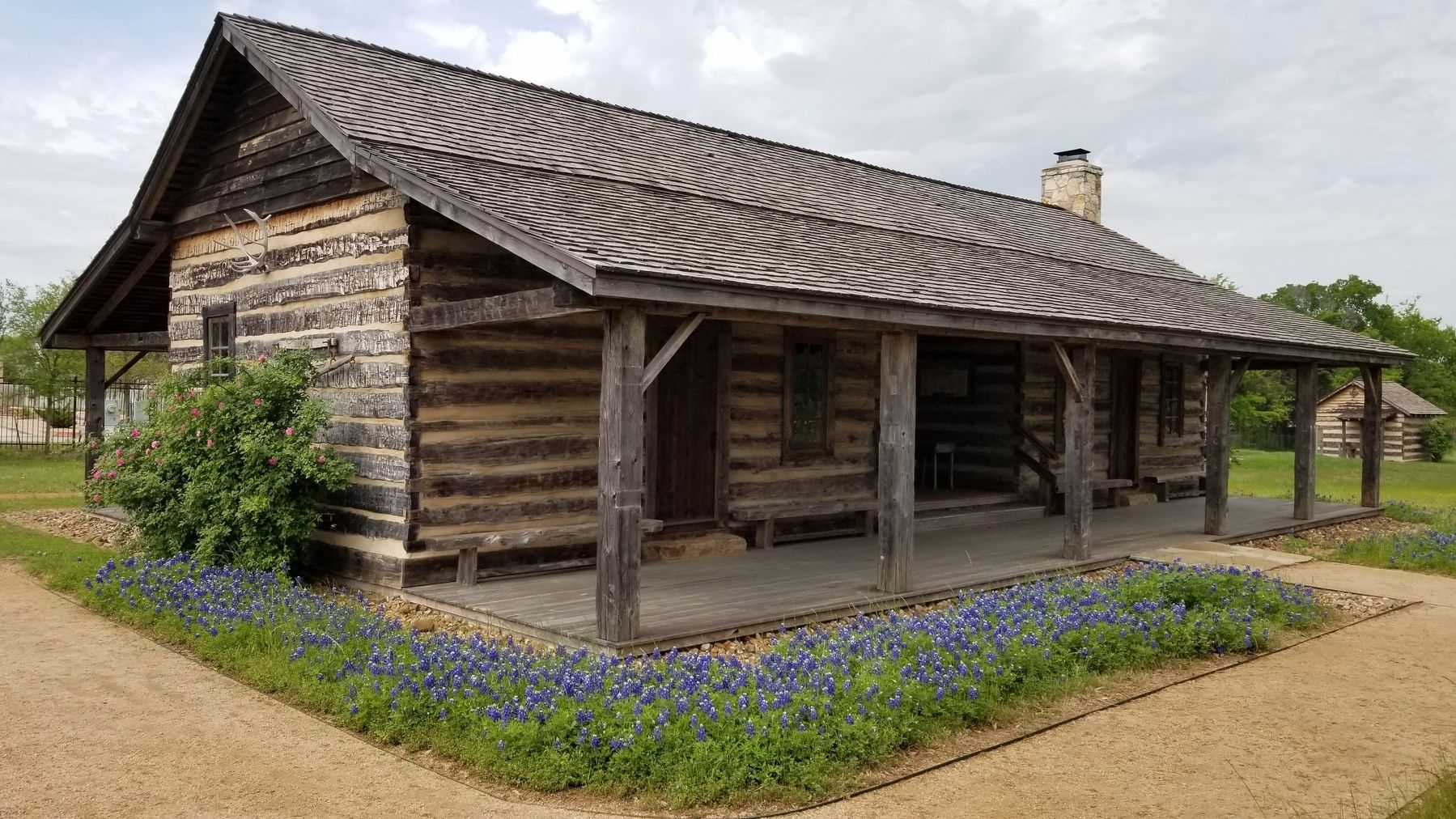 Side view of the Turner-Peters Log Cabin. Click for full size. Side view of the Turner-Peters Log Cabin image. Click for full size.