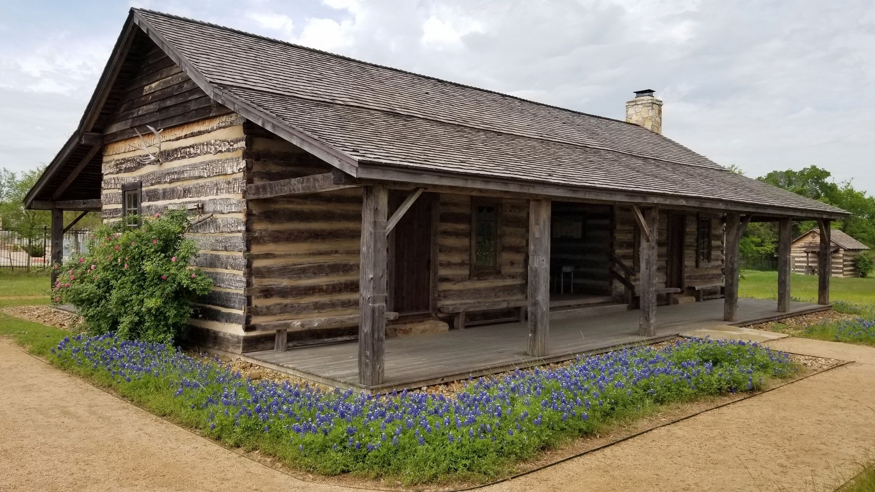 Side view of the Turner-Peters Log Cabin image. Click for full size.