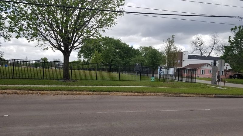 The view of the Booker T. Washington High School Marker from the road image. Click for full size.