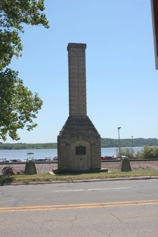 Old Fort Madison Marker image. Click for full size.