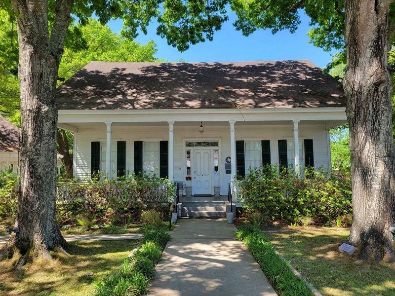 Griffin Memorial House image. Click for full size.