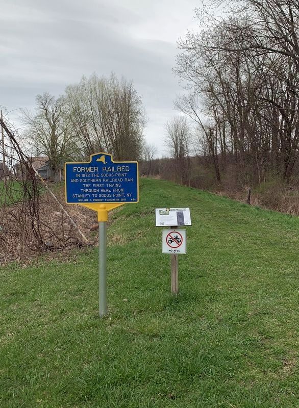 Former Railbed Marker. Click for full size. Former Railbed Marker image. Click for full size.