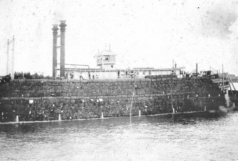 Marker detail: Steamboat Natchez Loaded with Cotton Bales; 1897 image. Click for full size.