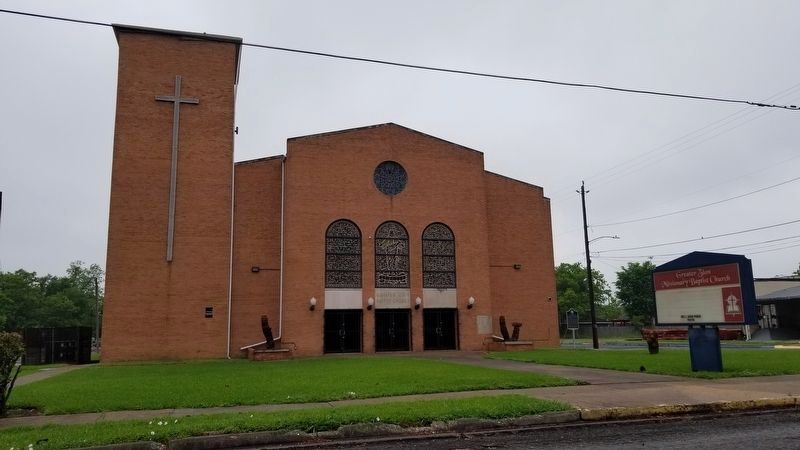 The view of the Greater Zion Missionary Baptist Church and Marker from the street image. Click for full size.