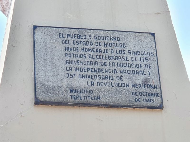 An additional, prior 1985 Marker on the Miguel Hidalgo y Costilla Monument image. Click for full size.