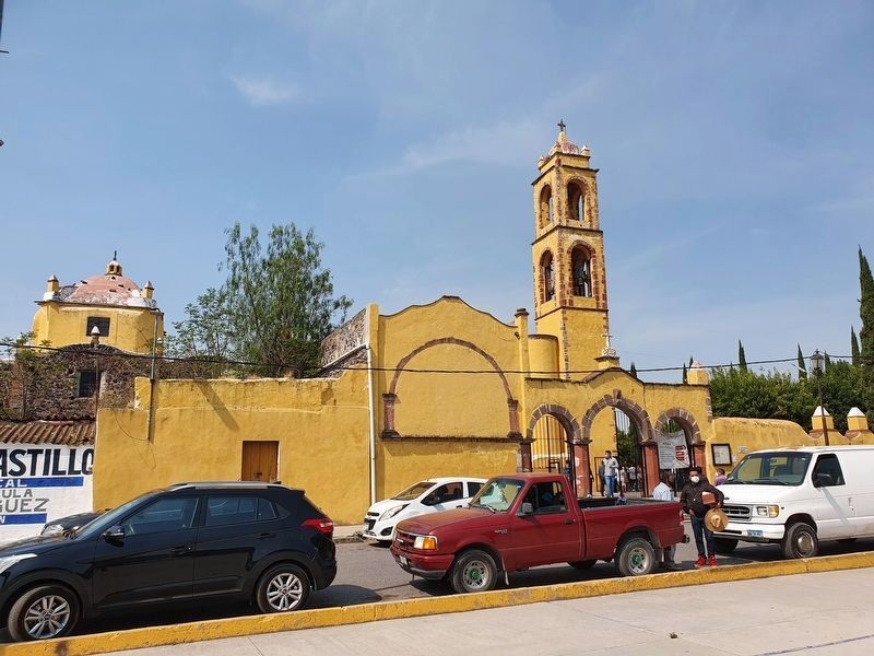 The nearby Temple of San Bartolomé Apóstol. Click for full size. The nearby Temple of San Bartolomé Apóstol image. Click for full size.