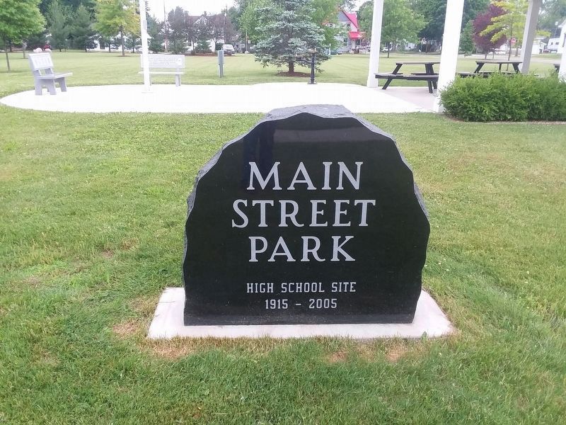 Main Street Park Sign image. Click for full size.