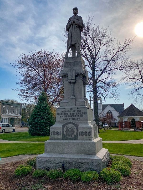 Civil War Monument image. Click for full size.