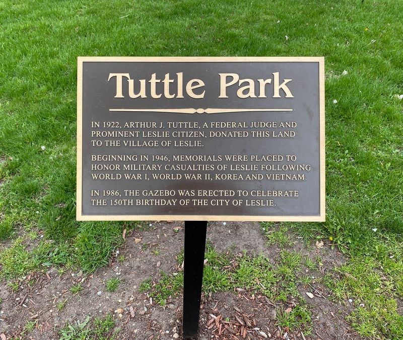 Tuttle Park Veterans Memorial image. Click for full size.