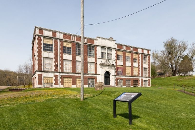 Cumberland Marker at the Old School image. Click for full size.