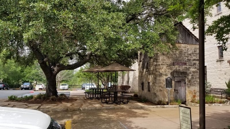A view of the Fabra Smokehouse and Marker from the parking lot image. Click for full size.