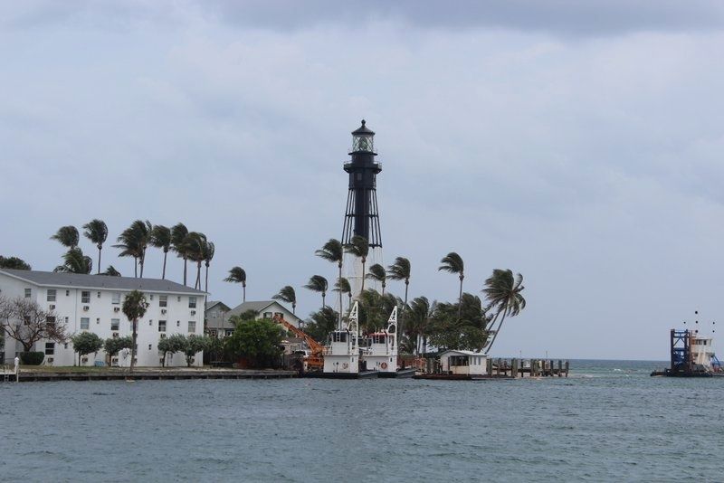Hillsboro Inlet Light Station image. Click for full size.