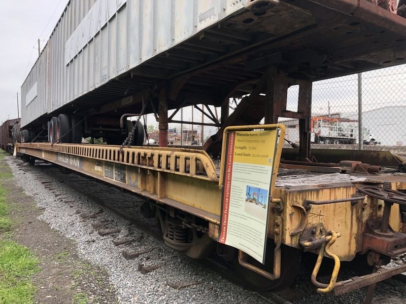 Trailer Train Flatcar #470534 and Sea-Land Containers Marker image. Click for full size.