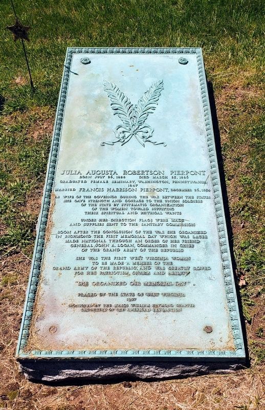 Grave of Julia Augusta Robertson Pierpont image. Click for full size.