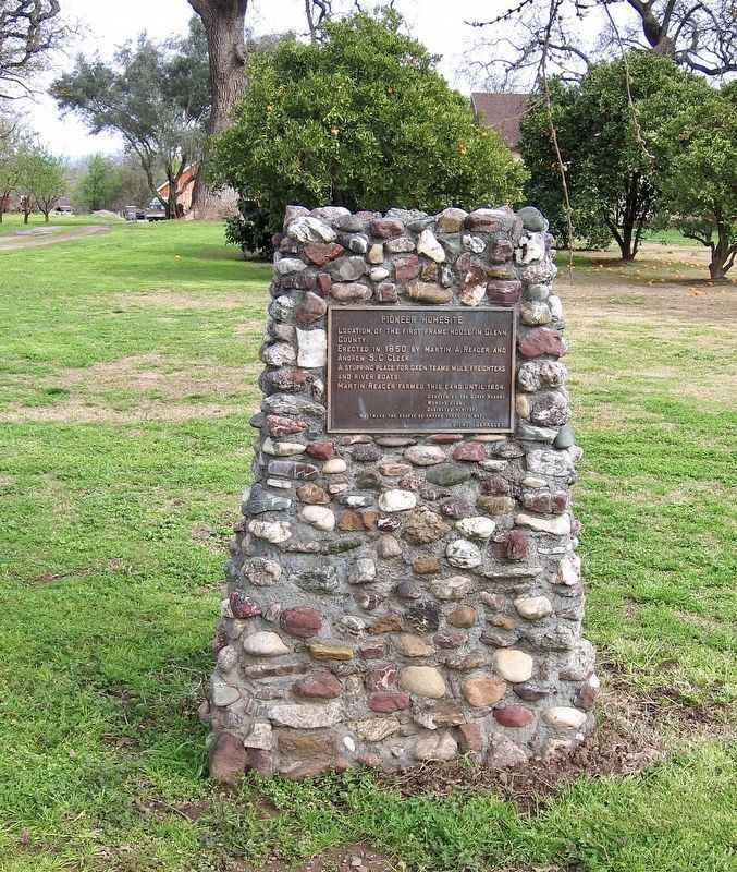 Pioneer Homesite Marker. Click for full size. Pioneer Homesite Marker image. Click for full size.