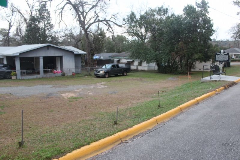 Site of the Pittman Boarding House/Willie and Carrie Pittman Marker. Click for full size. Site of the Pittman Boarding House/Willie and Carrie Pittman Marker image. Click for full size.