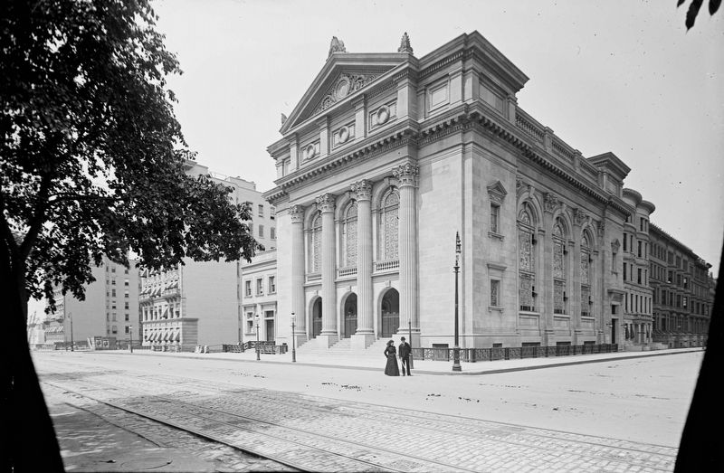 <i>Shearith Israel Portuguese synagogue, Central Park West and W. 70th Street, New York City</i> image. Click for full size.