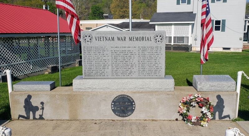 Vietnam War Memorial image. Click for full size.