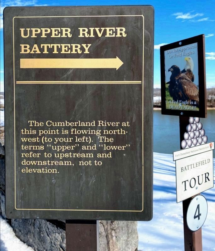 Sign Pointing to the Upper River Battery image. Click for full size.