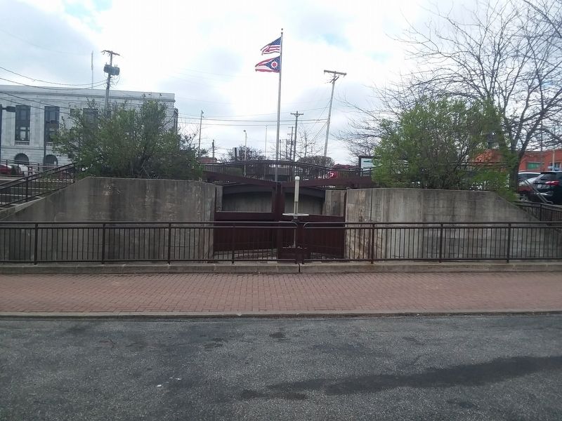 Miami & Erie Canal Lock No. 37 image. Click for full size.