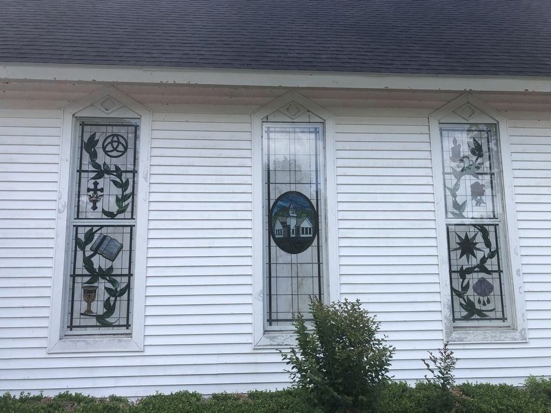 Bethel Presbyterian Church stained glass panels facing Main Street image. Click for full size.