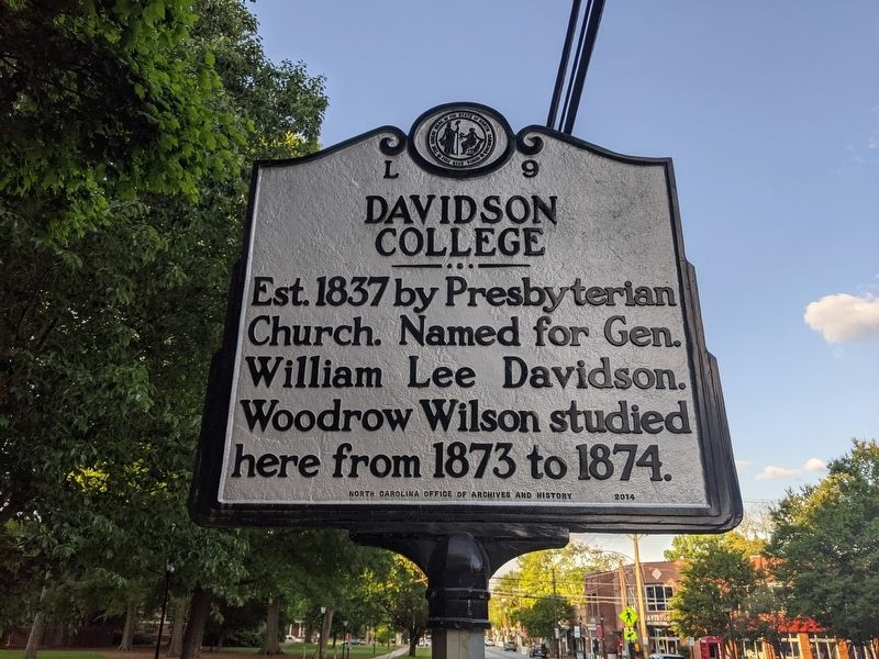 Davidson College Marker image. Click for full size.