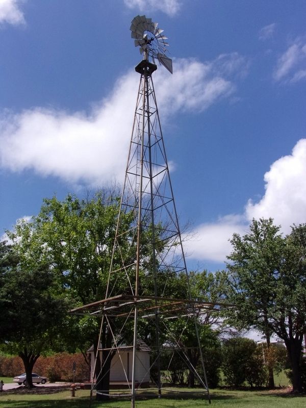 Duncanville Historical Park Windmill image. Click for full size.