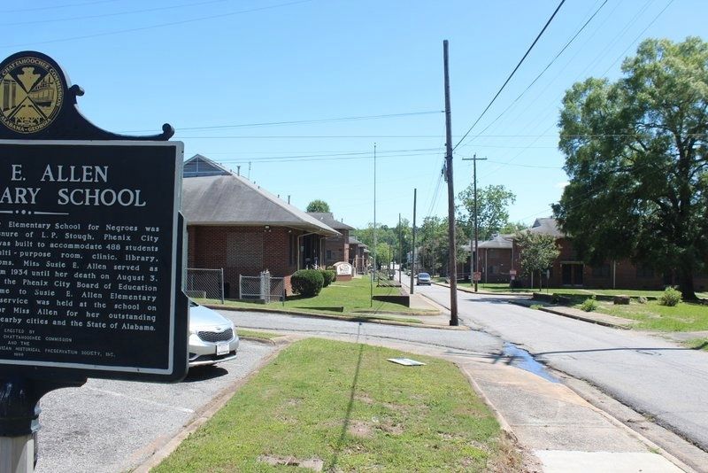 Susie E. Allen Elementary School Marker looking south on 11th Ave N image. Click for full size.