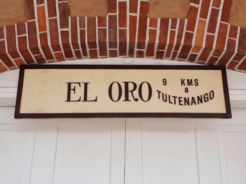 El Oro Station Sign image. Click for full size.