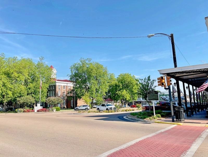 Marker on right corner with Marshall County Courthouse on left.. Click for full size. Marker on right corner with Marshall County Courthouse on left. image. Click for full size.