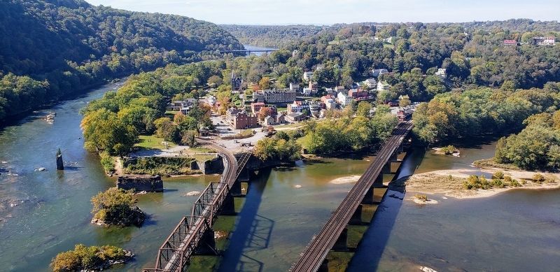 Scenic Overlook of Harpers Ferry from Maryland Heights image. Click for full size.