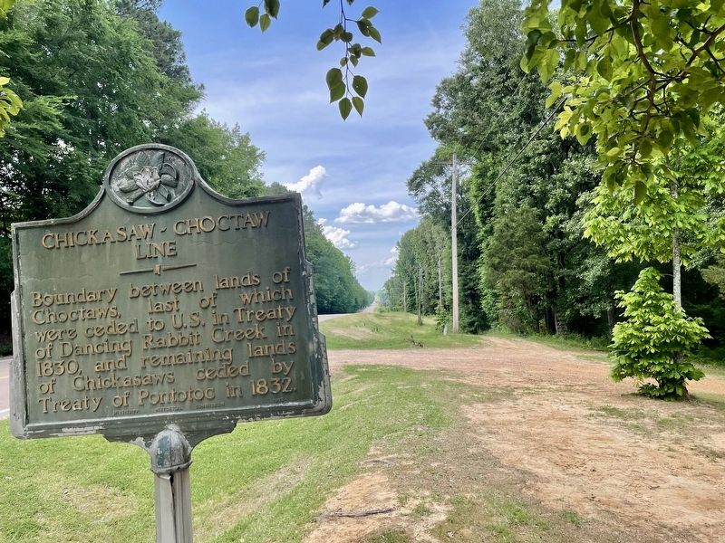 Chickasaw - Choctaw Line Marker looking north. image. Click for full size.