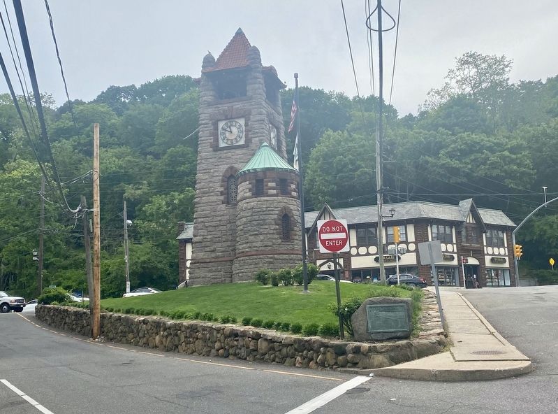 Roslyn Clock Tower and the William H. Tailer Memorial image. Click for full size.