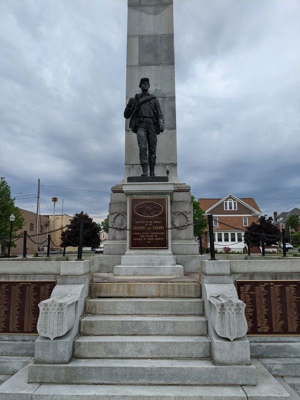 Statue of the Civil War "armed sentinel” image. Click for full size.