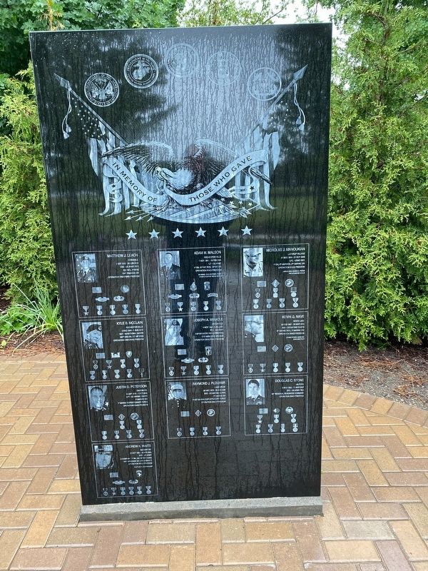 Oakland County Fallen Heroes Memorial image. Click for full size.