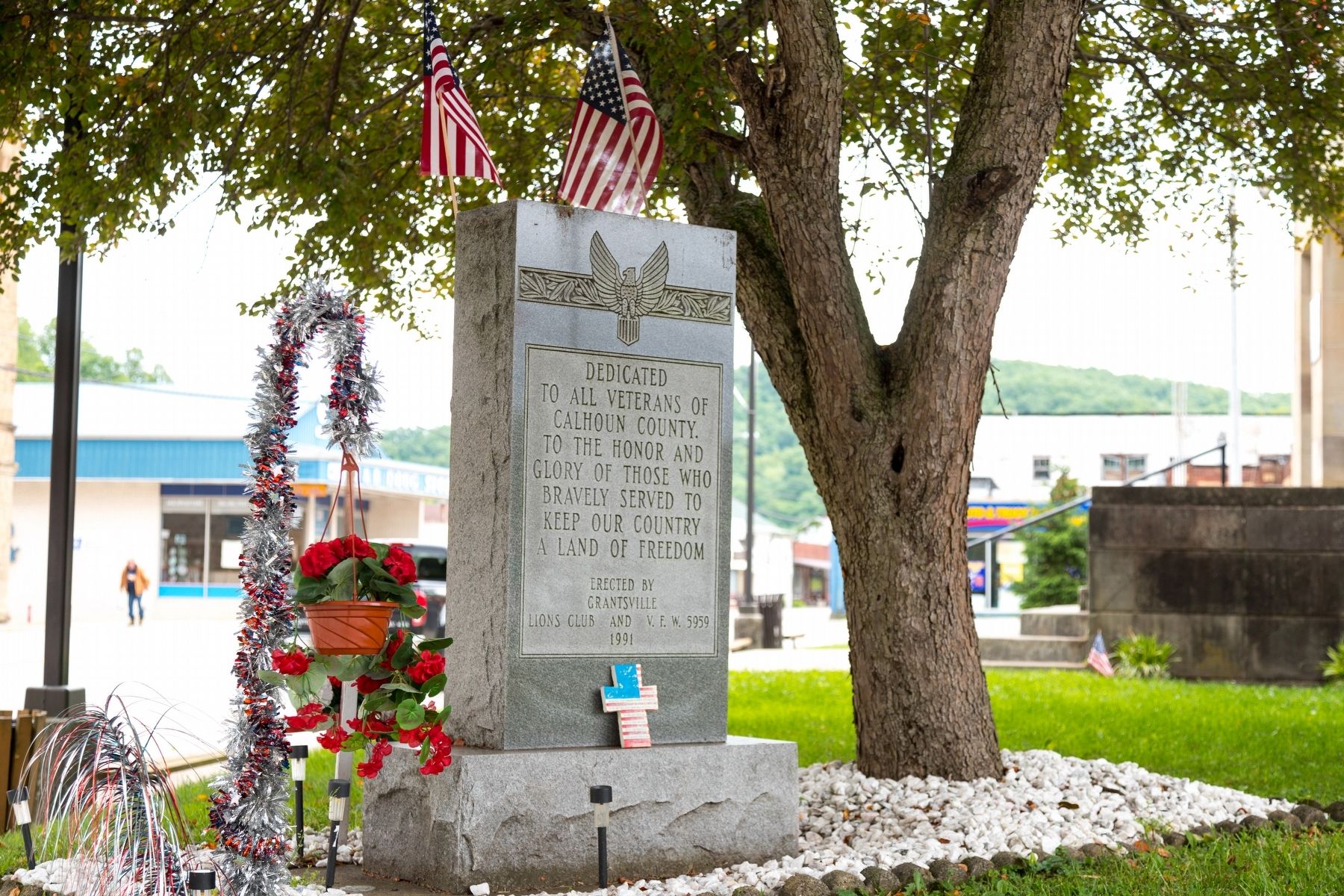 Calhoun County Veterans Memorial image. Click for full size.
