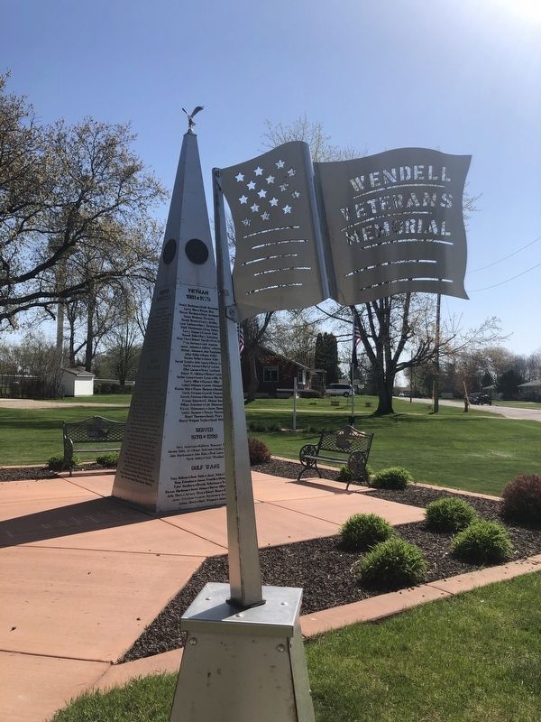 Wendell Veterans Memorial image. Click for full size.