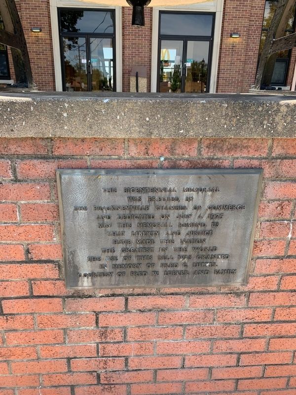 This Bicentennial Memorial image. Click for full size.