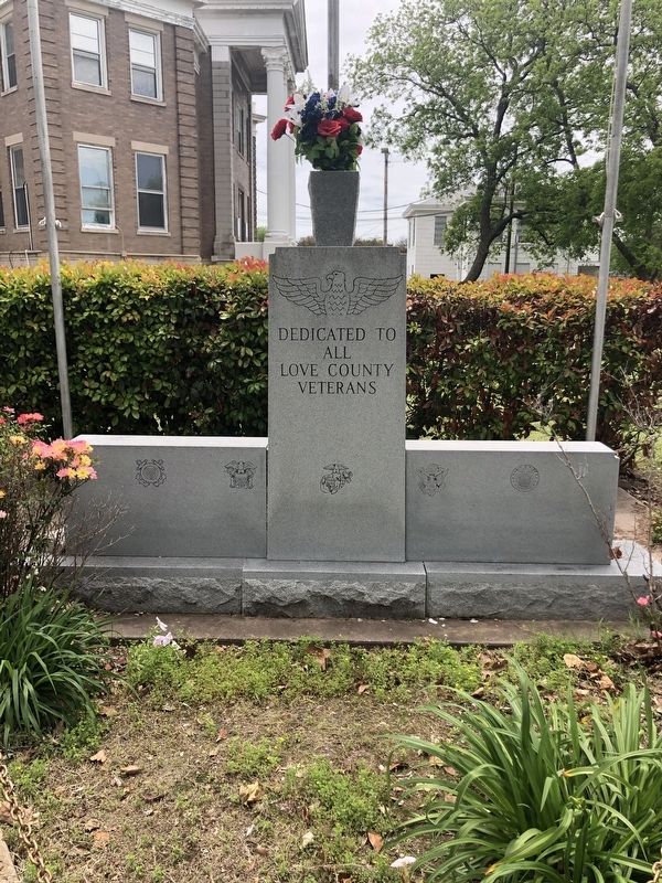 Love County Veterans Memorial image. Click for full size.