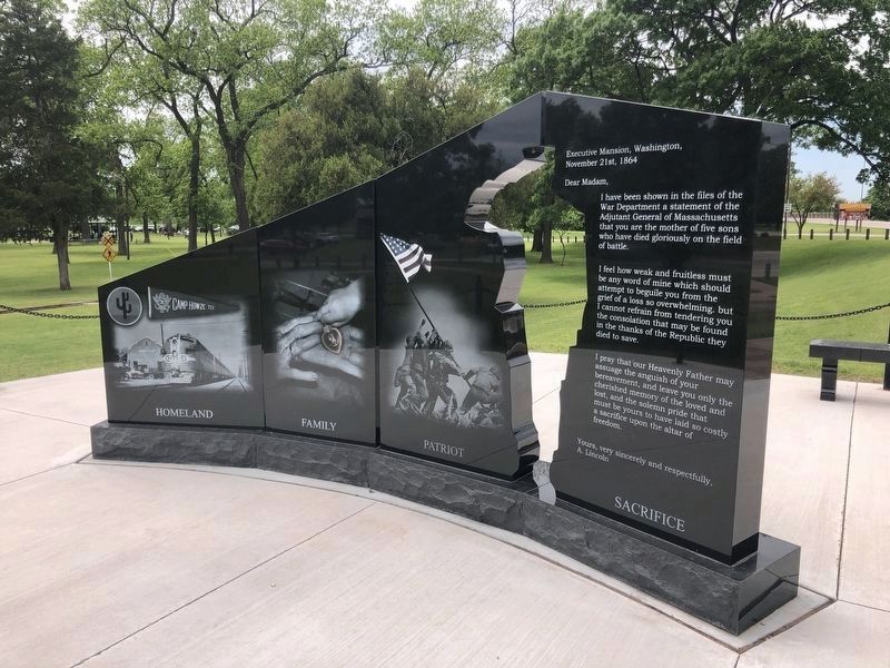 Gainesville, Texas Gold Star Memorial image. Click for full size.